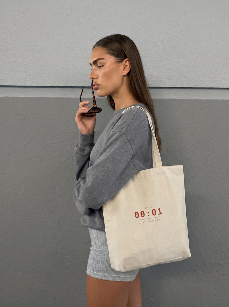 TOTE BAG 00:01 — vue 2
